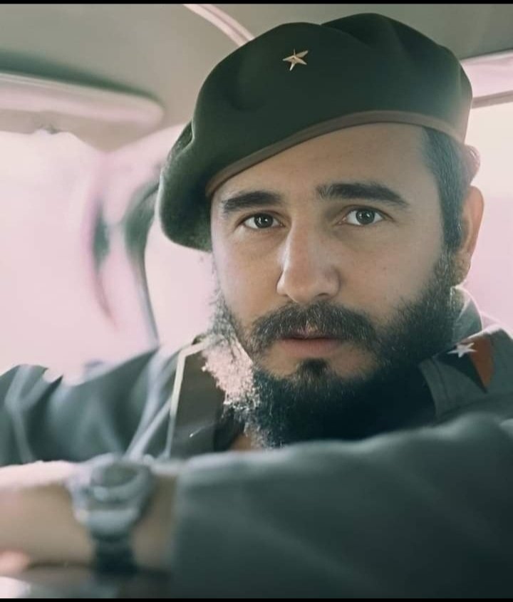 Fidel significa fidelidad. Así era, fiel a sus ideas, que nos acompañan siempre. 
#FidelPorSiempre #Fidel