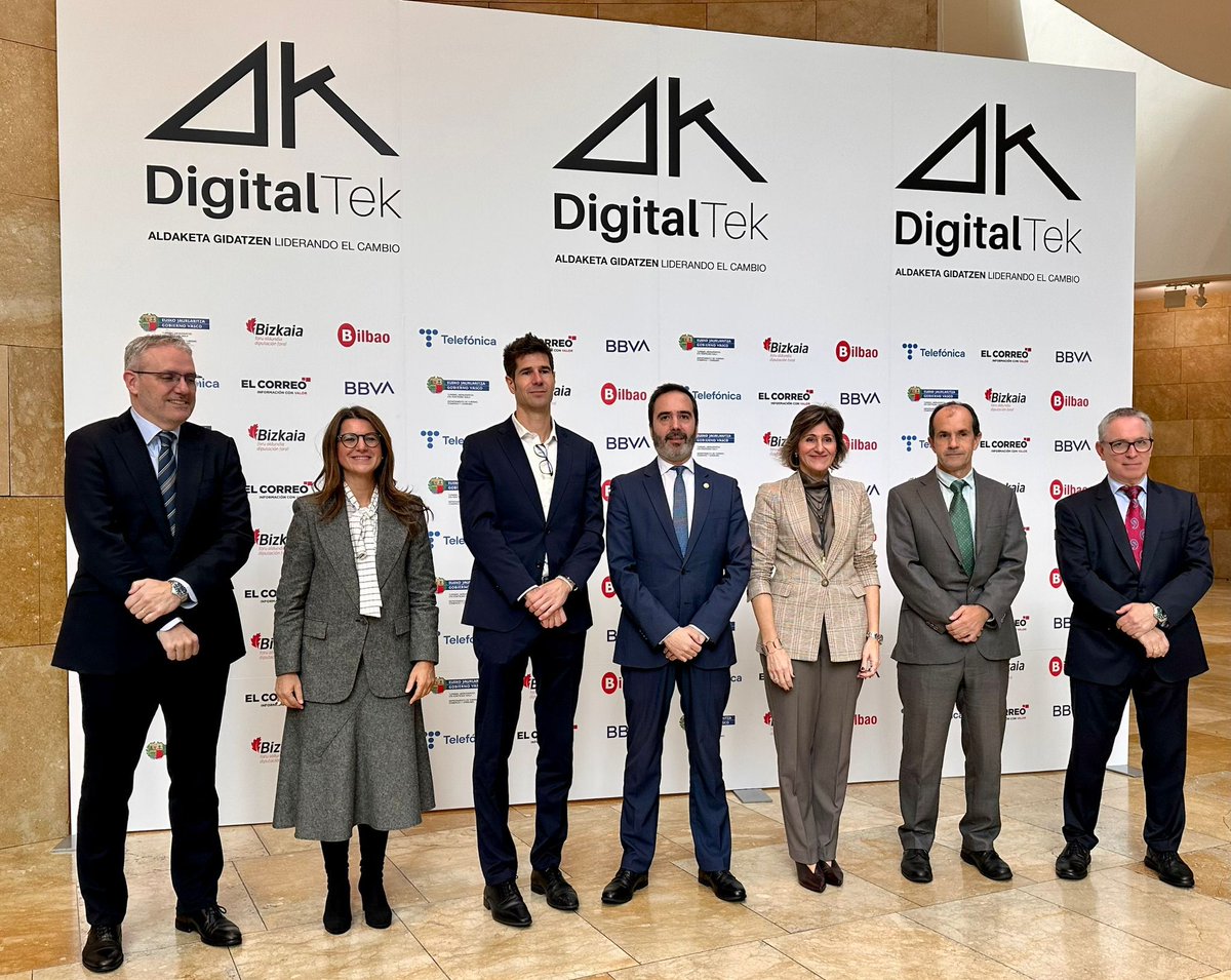 Gob_eus's tweet photo. 💻 @JHurtadoGV sailburua: “Eraldaketa digitala ezinbesteko aliatua da merkataritzaren eta gure enpresen etorkizunerako”.
➕ @DptoTurComCon -ko sailburuak, #Digitaltek inauguratu du Bilboko @MuseoGuggenheim -en, enpresa-berrikuntzaren arloan erreferentziazko foroa.
📎 https://t.co/5P9dszb0vQ