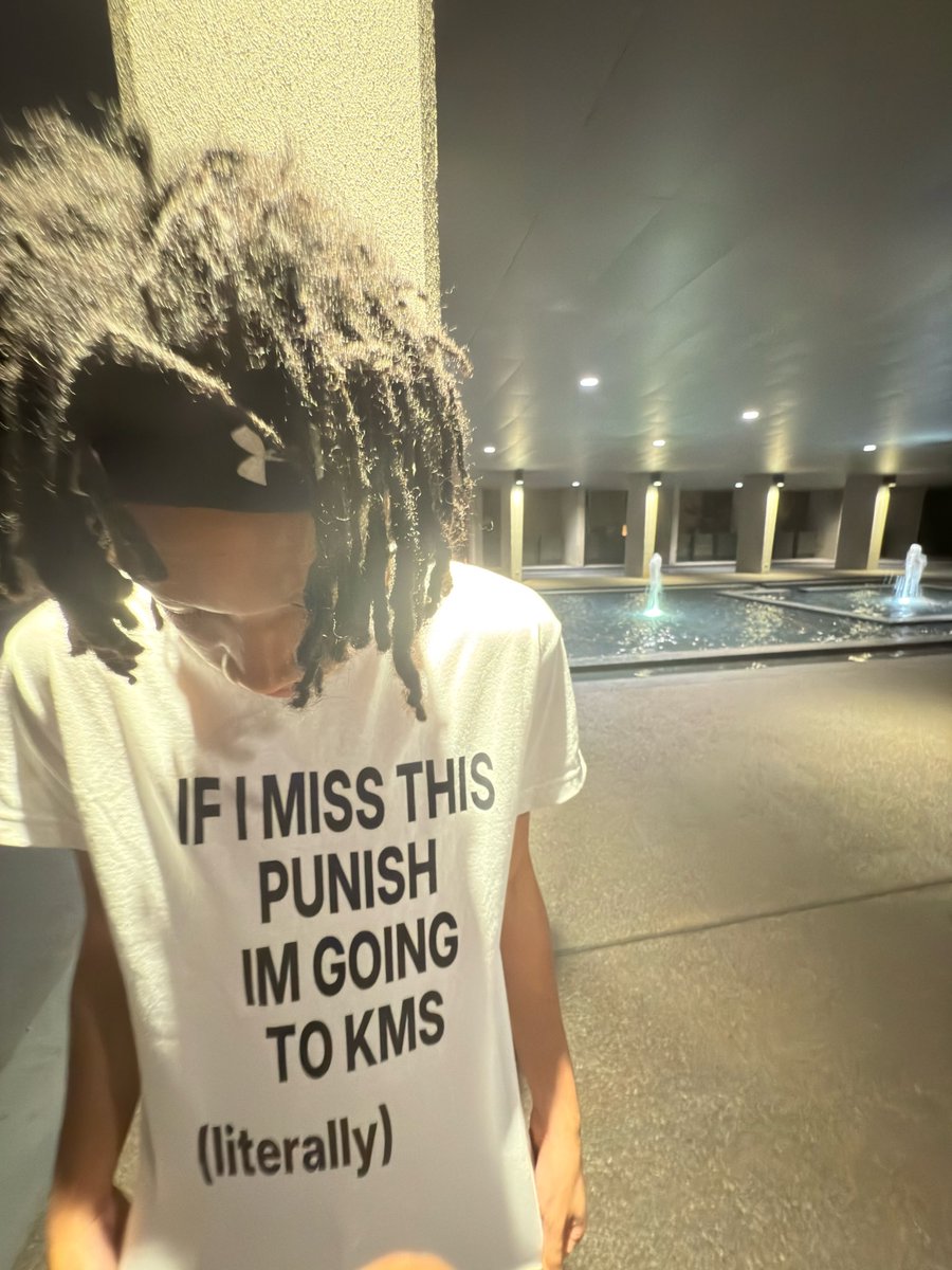 ayowitty / STING RAY tweet media