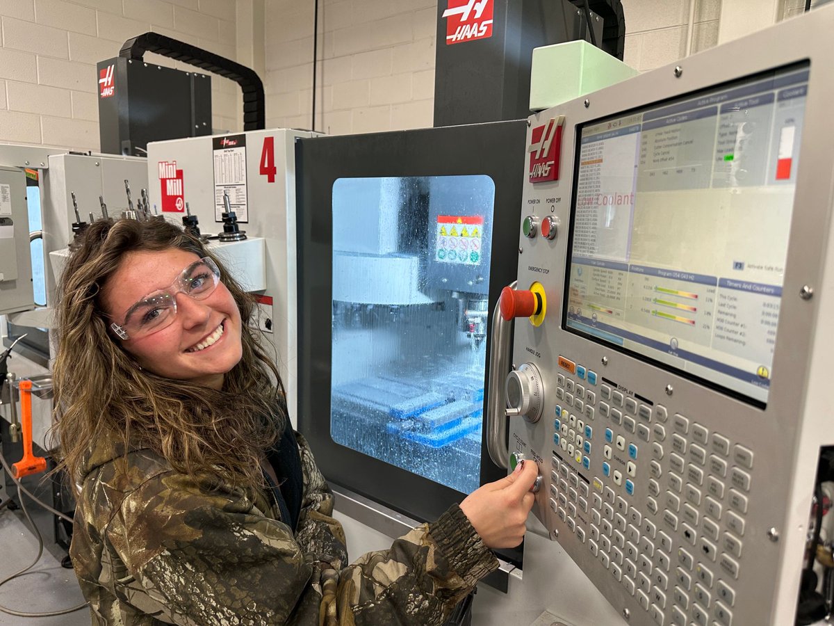 ProjectMfg's tweet image. The Advanced Manufacturing Qualifying Round is officially complete! 🔥

Exciting times are ahead as our judges will soon begin measuring and scoring each submitted project to determine the Top 16 teams advancing to the next round!

#ProjectMFG #Machining #Manufacturing