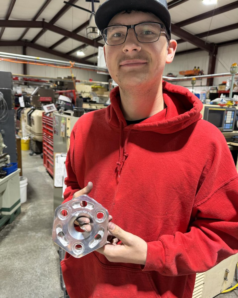 ProjectMfg's tweet image. The Advanced Manufacturing Qualifying Round is officially complete! 🔥

Exciting times are ahead as our judges will soon begin measuring and scoring each submitted project to determine the Top 16 teams advancing to the next round!

#ProjectMFG #Machining #Manufacturing