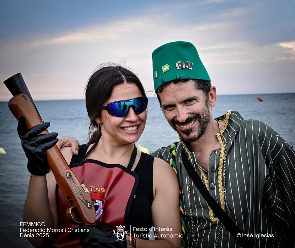 FEMMICC_Denia's tweet photo. #femmiccdénia #FiestasDeInterésTurístico #morosicristiansdenia #dénia #turismodenia #somlafestadedenia #femmiccfotos2025 https://t.co/UlSsmy71oH