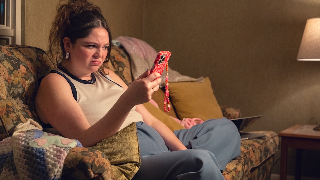 CreativeScreen's tweet image. I had just noticed how you think you’re going to a country where you speak the same language as everybody else, and then it’s extremely clear once you arrive that you do not.” #TooMuch @lenadunham #LuisFelber #MeganStalter #WillSharpe 
tinyurl.com/496kfzhf