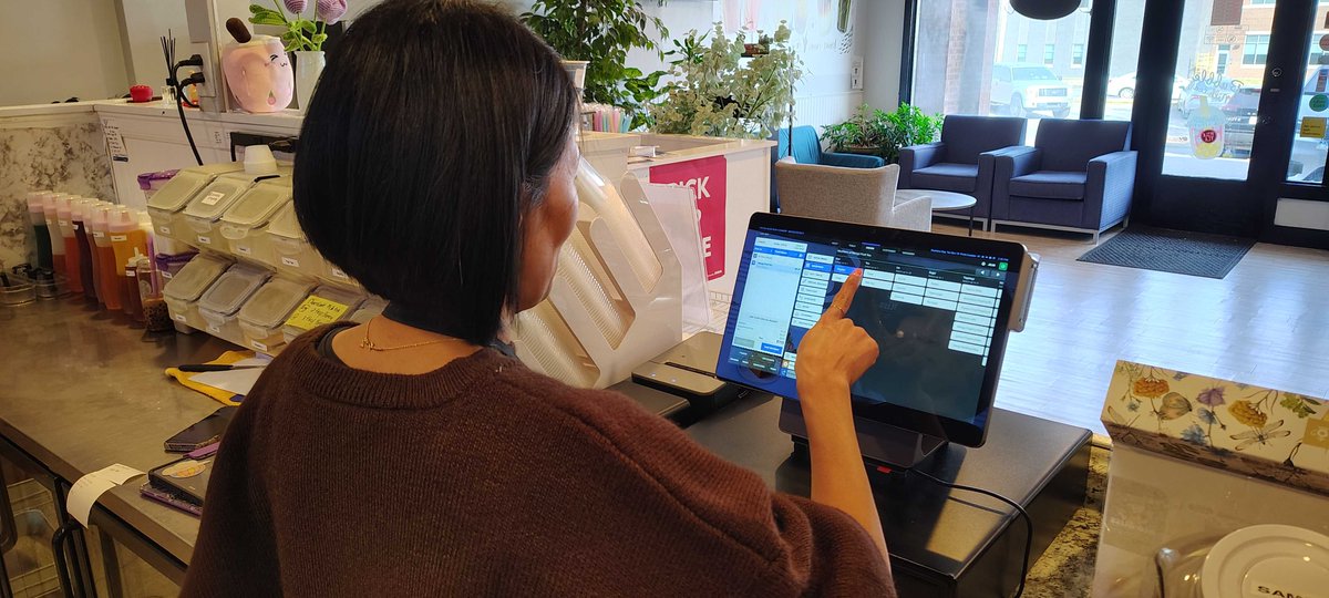 CPando_SkyTab's tweet image. ✨🧋 THE BLU BLISS BOBA &amp;amp; BAKERY — Nashville’s new go-to spot for delicious boba drinks and irresistible sweet treats! From refreshing boba flavors to fresh-baked goodies, this place is perfect for hanging out with friends, treating the family, or just giving yourself a little…