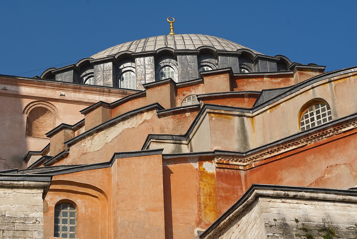 tore_sivrioglu's tweet photo. Ayasofya Bilinmezliğe Doğru, Maziden ve güncel bir yazı. zamanında (2020)  iki ayrı dergide yayımlanmıştı. Kassandravari bir yazıydı. ne yazık ki kendini kanıtlıyor gibi.
https://t.co/95WUJ2XInG
https://t.co/LL0tBxVF9Y https://t.co/luJcY0aQ4E