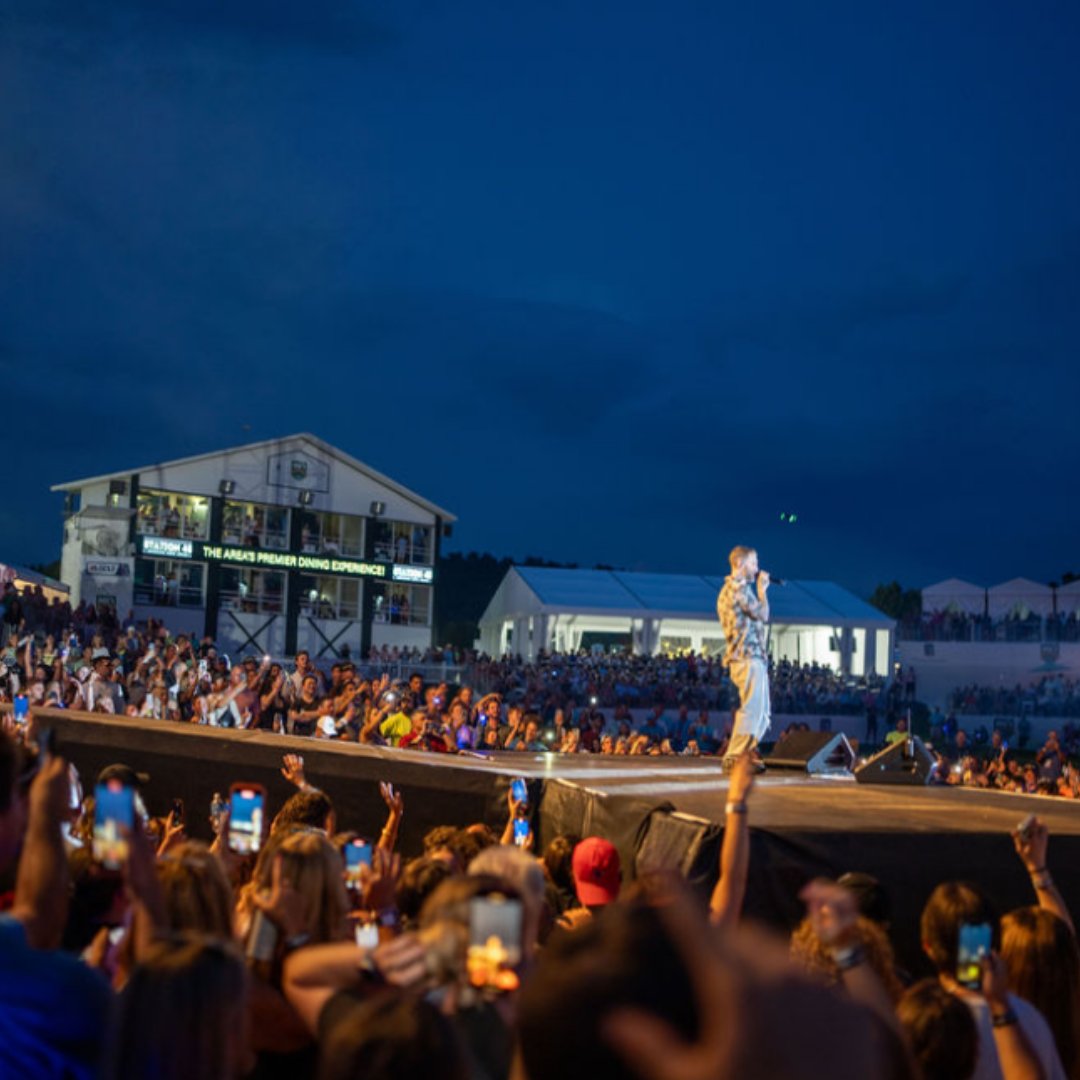 dicksopengolf's tweet image. From the Pit to the stage this could be your view of @KelseaBallerini LIVE on June 26th! Grab your Pit Passes NOW before they sell out! 💥🎤 

🎟️ Visit loom.ly/ESV10G4 to buy your tickets now!