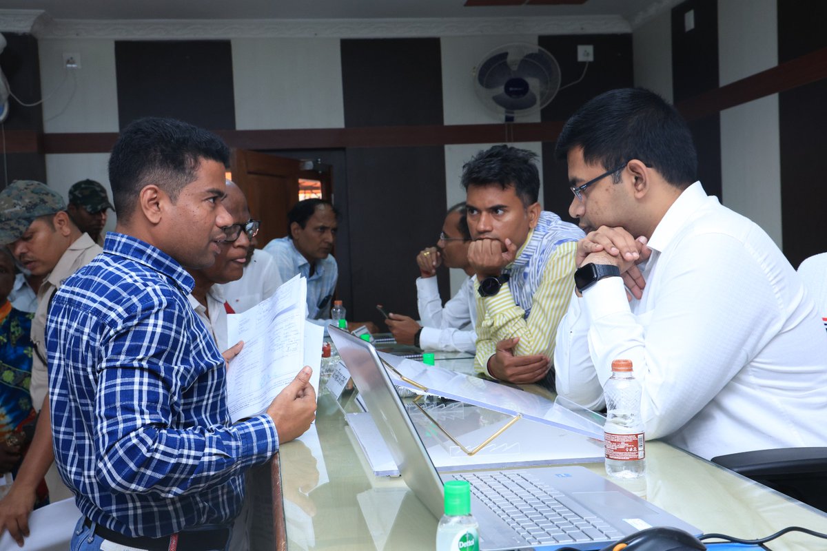 Ganjam_Admin's tweet image. ଗଞ୍ଜାମ ପଞ୍ଚାୟତ ସମିତି କାର୍ଯ୍ୟାଳୟ ଠାରେ ଆଜି &apos;ଜିଲ୍ଲା ସ୍ତରୀୟ ଅଭିଯୋଗ ଶୁଣାଣି ଶିବିର&apos; ଆୟୋଜିତ ହୋଇଥିଲା। ଏହି ଶିବିରରେ ଜିଲ୍ଲାପାଳ,ଗଞ୍ଜାମ, ଆରକ୍ଷୀ ଅଧିକ୍ଷକଙ୍କ ସହ ସମସ୍ତ ଜିଲ୍ଲା ସ୍ତରୀୟ ବିଭାଗୀୟ ଅଧିକାରୀମାନେ ଉପସ୍ଥିତ ରହି, ଜନସାଧାରଣଙ୍କର ଅଭିଯୋଗ ଶୁଣାଣି କରିଥିଲେ।
@CMO_Odisha 
@IPR_Odisha