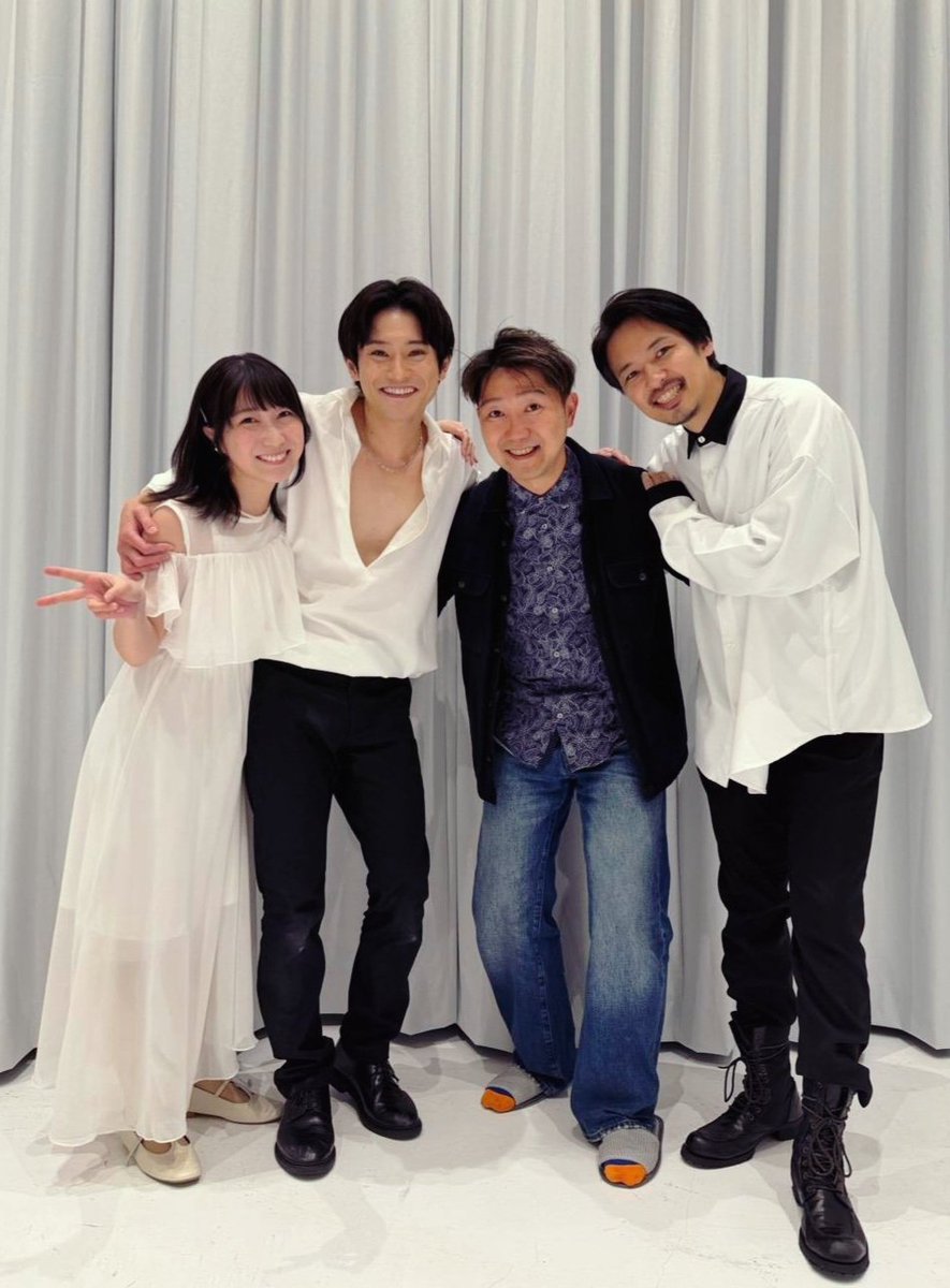 motohisa_0101's tweet image. 『カジュアルなロミオとジュリエット』
無事に終演しました。このメンバーでたまらなく夢中になって、終わったいま放心状態です。幸せでした。最高のご褒美をありがとうございました。最後に木村さんから本まで頂けて今日が良すぎて明日がこわいです。

ご観劇ありがとうございました。

#カジュロミ