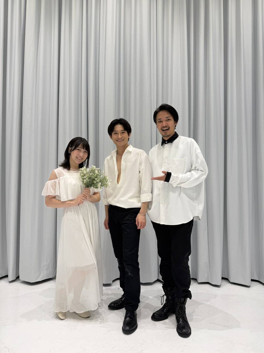 motohisa_0101's tweet image. 『カジュアルなロミオとジュリエット』
無事に終演しました。このメンバーでたまらなく夢中になって、終わったいま放心状態です。幸せでした。最高のご褒美をありがとうございました。最後に木村さんから本まで頂けて今日が良すぎて明日がこわいです。

ご観劇ありがとうございました。

#カジュロミ