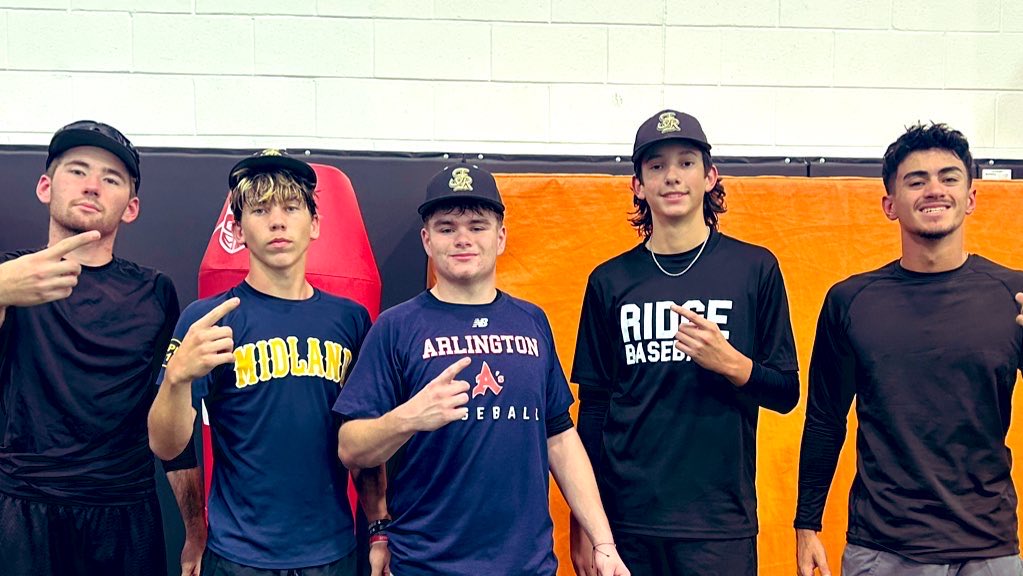 Congrats to Team Avengers for last Fridays Competition Winners!

That makes the last three weeks in a row for Team Avengers! #3peat

Ridge Baseball Offseason Competition concludes in December with these final 3 weeks. Which team is going to win it all?! 

#ridgebaseball #findaway