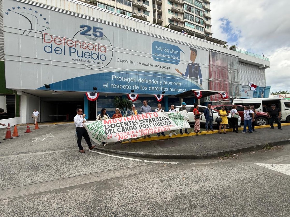 ASOPROF30's tweet image. Defensor rehúye a los docentes separados por Mulino y Lucy y no hay quien reciba la documentación de las demandas por la violacion de los derechos humanos.