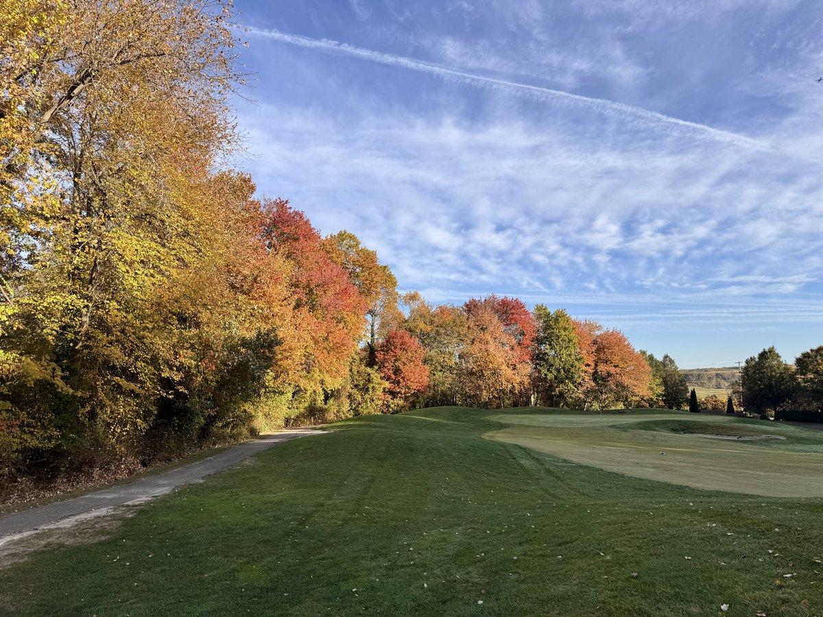 CompassTurfCare's tweet image. Monday- Short frost delay. Northeast course going at 8:45, Southwest at 9. 90 degree cart rule. Practice area and driving range mats are open.