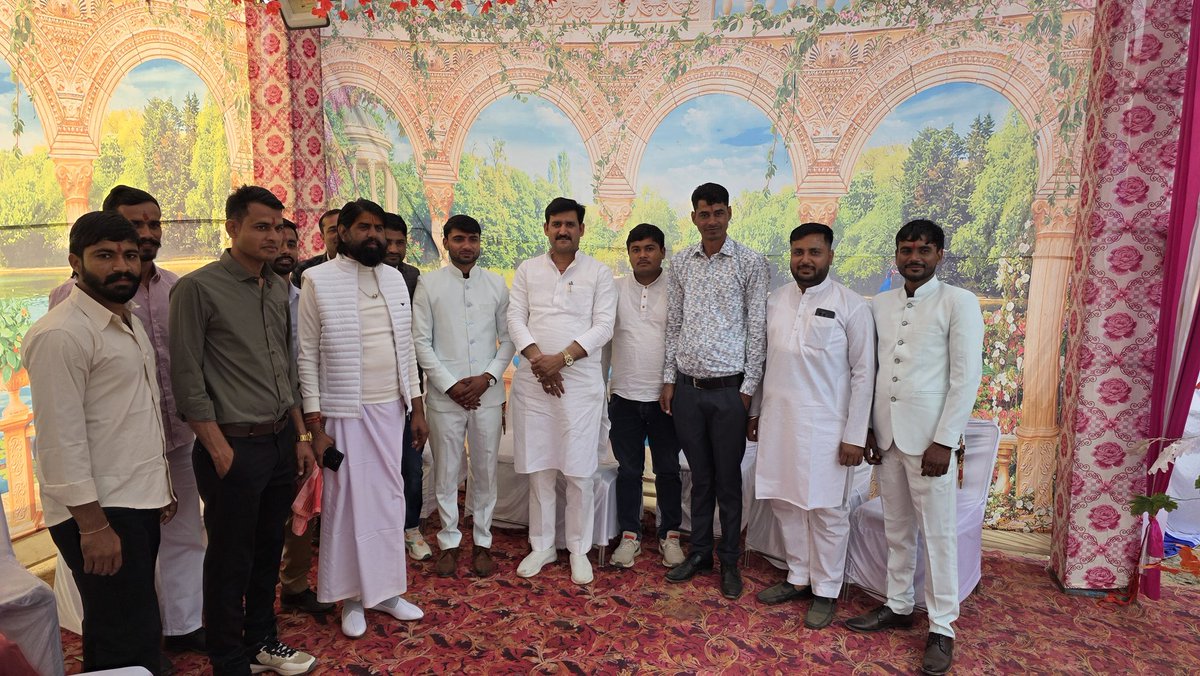 SandeepSaini__'s tweet image. उदय पुरावटी विधानसभा क्षेत्र में आयोजित विभिन्न विवाह समारोहों में सहभागिता कर नवविवाहित जोड़ों को सुखी, समृद्ध और मंगलमय वैवाहिक जीवन के लिए आशीर्वाद प्रदान किया।

ईश्वर से प्रार्थना है कि आप सभी का दांपत्य जीवन प्रेम, विश्वास व समृद्धि से परिपूर्ण हो।