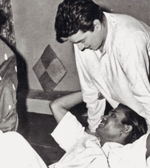 AniGuha's tweet image. Growing up, I spent months at my grandparents’ farm house in Nashik. Among the several lazy summer activities was the nightly movie screening on a VHS player.

Every year, I’d do a repeat viewing of two movies: #Dost featuring #Dharmendra and Shatrughan Sinha as the titular…