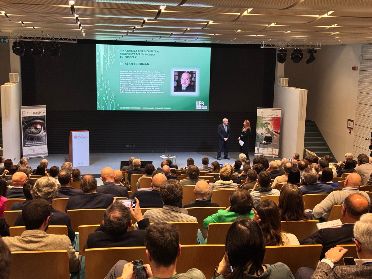 ElettTech's tweet image. Alan Friedman a #IESSummit parla della situazione geopolitica