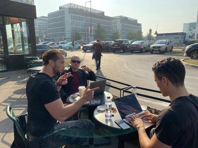 IamKyros69's tweet image. all you need to build a multi-million dollar startup.