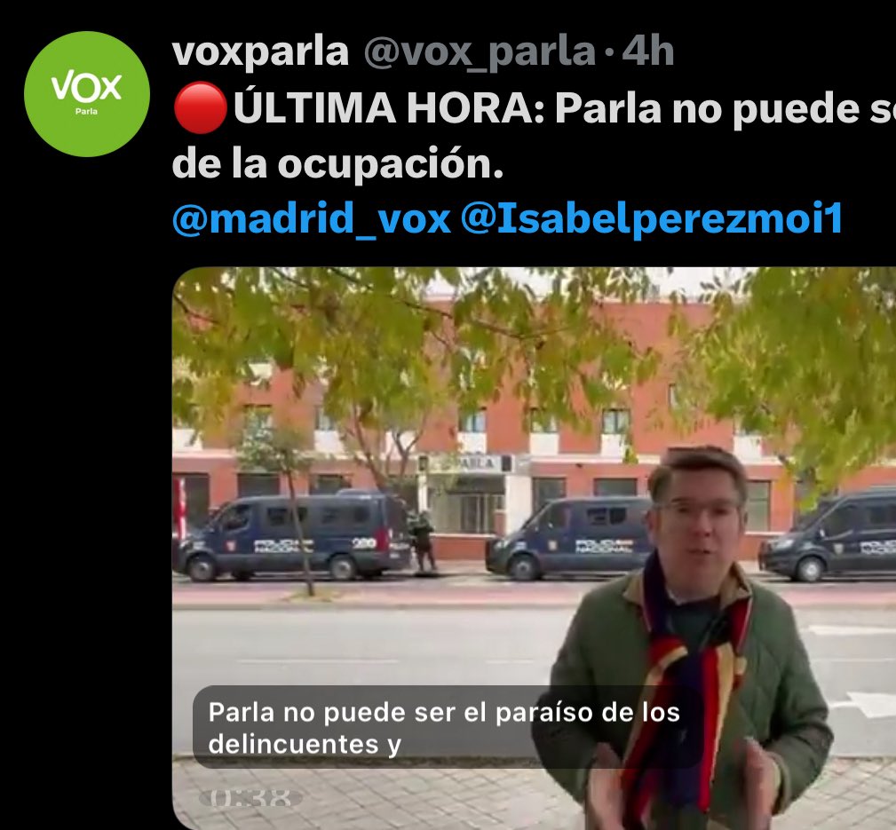 Ramonjurado's tweet image. Ni @ppparla ni @vox_parla se han dignado a hacer una llamada al alcalde para ofrecer su ayuda y arrimar el hombro para solucionar un problema.

Eso sí, ambos dos se han apresurado a quitarse el pijama a las 9:00h, mientras las policía hacía su trabajo, para grabarse un vídeo y…
