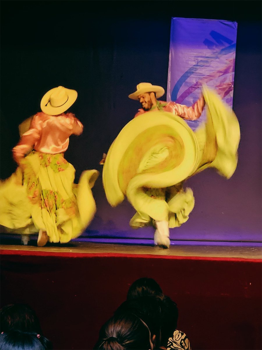 Charls483's tweet image. 🍒 amigxs!! Vamos a estar presentándonos el próximo sábado 29 de noviembre en los premios #POM  a quien vemos allá???