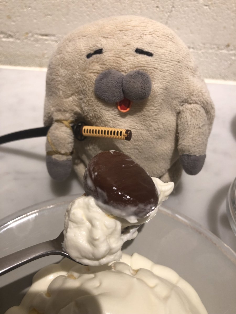 secondkotetsu's tweet image. 相棒と一緒に食べた絶対美味いやつ！
FLIPPER&apos;Sのスフレモンブラン 完熟柿ソース🌰🥞✨
食感と絶妙な甘味が最高すぎるスフレパンケーキに、栗のペーストや無花果ジャム、チーズクリームがマッチしてウマウマすぎるし、柿ソースがアクセントになって、日本の秋を存分に感じられる逸品✨…