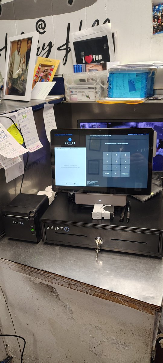 CPando_SkyTab's tweet image. 🔥🍗 THE GRILLE AT HICKORY HILL — serving up REAL Southern home cookin’ right here in Memphis, TN BABY! From comfort classics to soulful flavors that taste like home, this spot is perfect for kicking back with the whole family or linking up with friends for some seriously good…