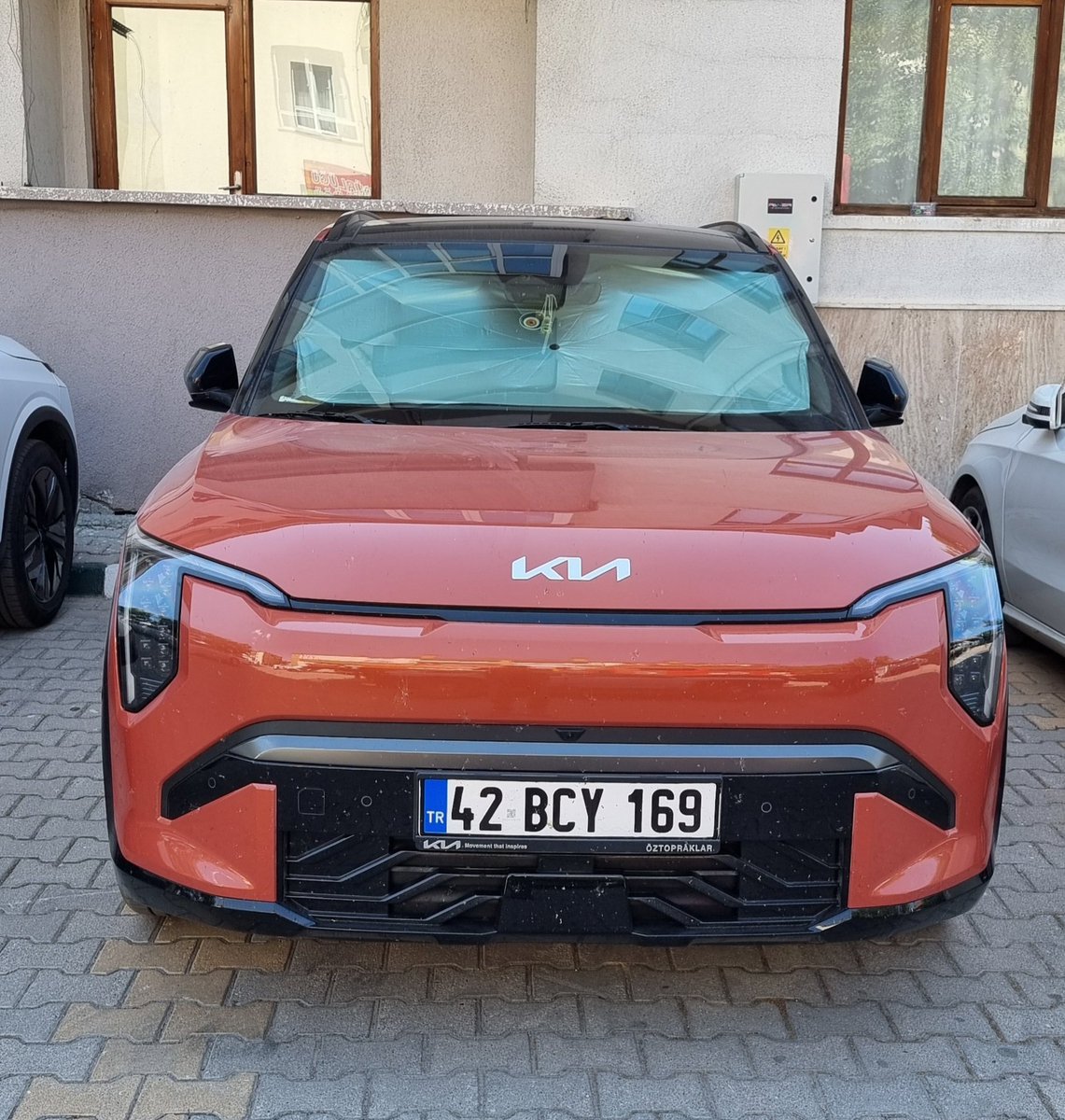 hb_ustun's tweet image. Arkadaşlar 2025 Model #Kia #Ev3 #GT Line aracım satılıktır.
Yarın ilandan kalkacak. Bu fiyata bu km. de kazasız boyasız değişensiz GT line bulamazsınız: 
sahibinden.com/ilan/vasita-ar…