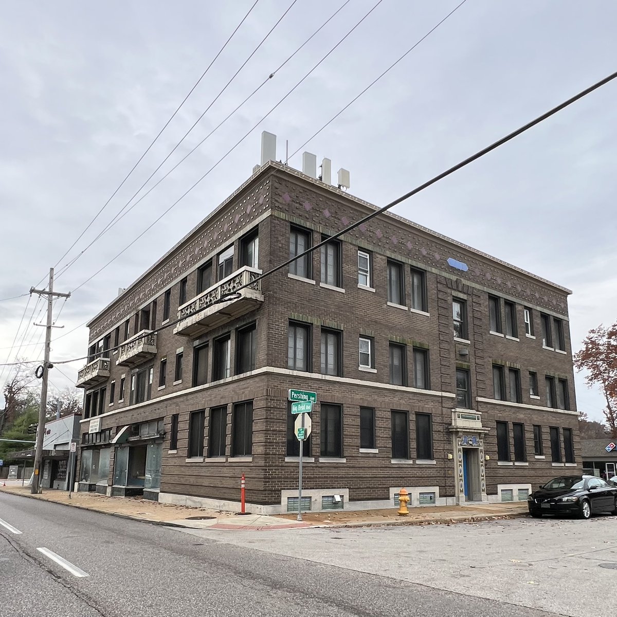 STL-Style tweet media