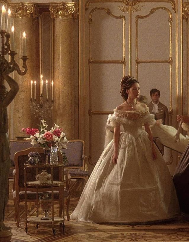 llivi_ds's tweet image. #Pintrest Victorian era vibes 🕯️🪞