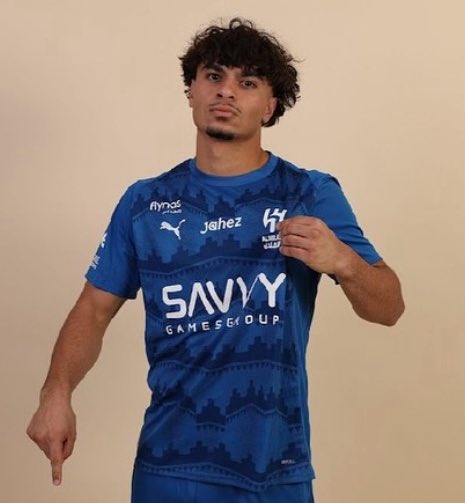 eweinql's tweet image. نجم المباراة كان لؤي العبيدي 👍🏻
معلومه:
- في اول مباراه له مع الهلال 18 سجل هاتريك ⚽️⚽️⚽️
-  في اول مباراه وديه له مع المنتخب سجل هدف وصنع هدف 👟⚽️
- في اول مباراه شارك فيها كبديل مع هلال ٢١ سجل هدف وصنع هدف ⚽️👟
- في اول مباراه شارك فيها اساسي مع هلال ٢١ سجل هدفين⚽️⚽️

🤴💙