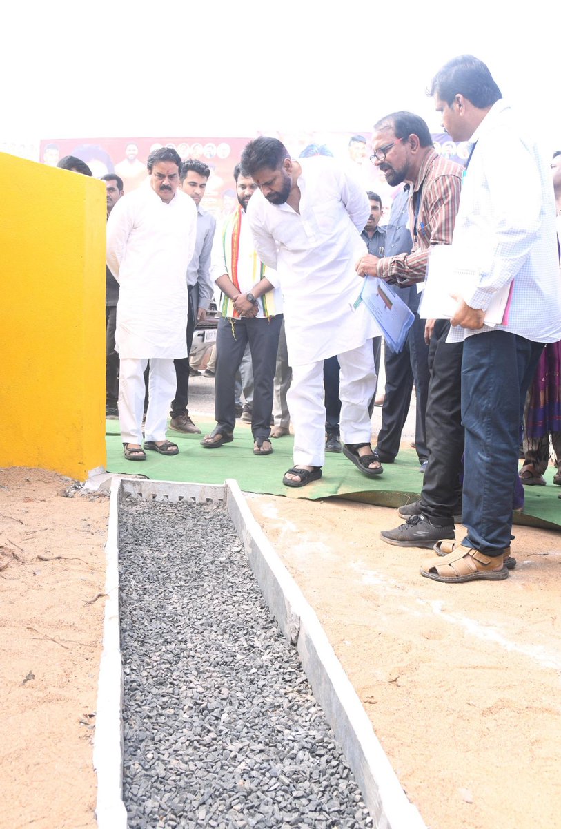 JSPSavve's tweet image. Hon&apos;ble DyCM Shri @PawanKalyan garu inspected the new Magic Drain in I.S. Jagannathapuram, built in three days under MGNREGS for ₹77,173. The three-layer stone filter and soak pits help manage wastewater, reduce odor and mosquitoes, and improve groundwater.

#PawanKalyanAneNenu