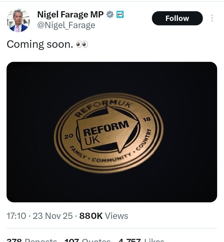 MrTibblesNewEra's tweet image. A gold badge with the arrow pointing to 18?

Got to love the symbolism.

Perhaps you needed to put it on a black shirt for the supporters who didn&apos;t get it.

@Nigel_Farage