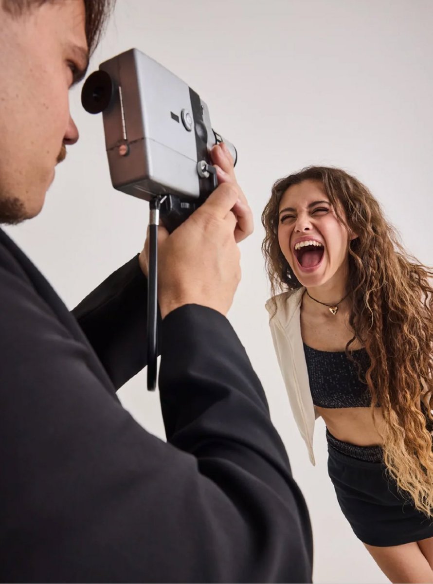 morabsources's tweet image. Mas fotitos de Morita y Toti para la cápsula New Drop ✨

📸 — Mora vía Post de Instagram de queenjuanabahia