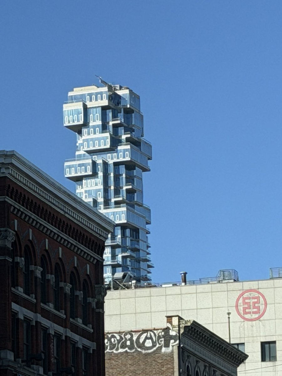 WholeMarsBlog's tweet image. what an ugly building