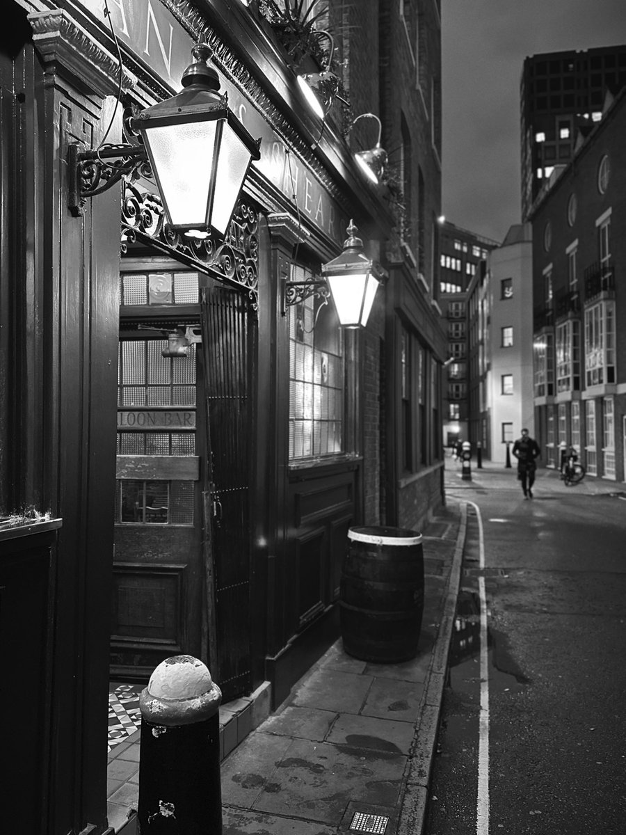 And now I’m here at one of my favourite London pubs. A deliciously Victorian feel here this evening.