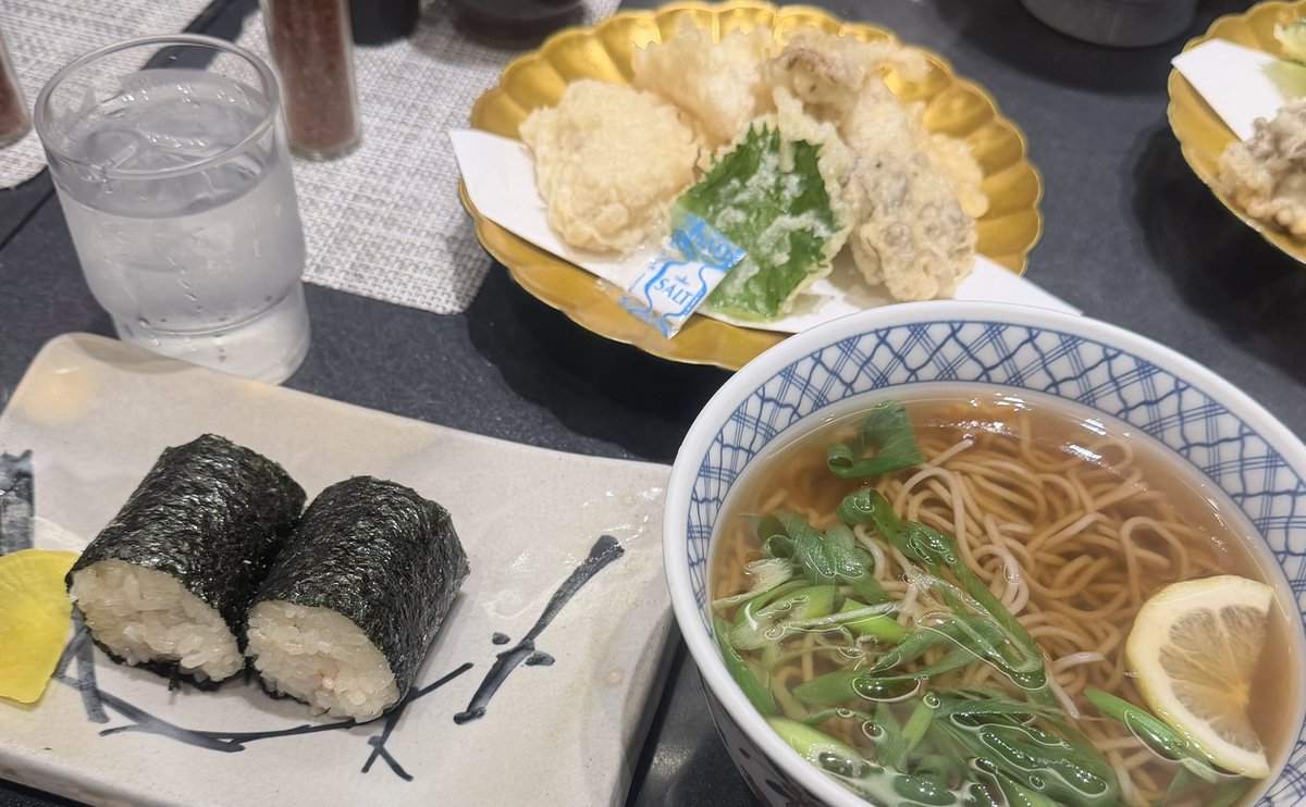 SCARSOFMOMENT_B's tweet image. 今日は日帰りで広島🚗まで
おばぁちゃんに会いにいってきた！

そしてバタバタ戻ってきて
ロザスタまで完了…！

おばあちゃんはあまり具合が
良くなさそうなので
とても心配やけど…
会えたけん良かった。。😌

瞬間移動出来るようになりたい。
そしたら毎日会えるのになぁ…