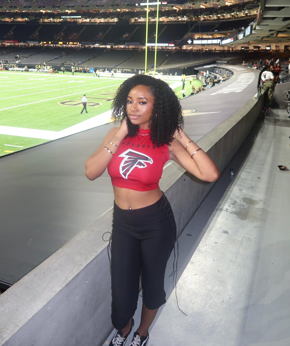 laurynsage's tweet image. walk in yo trap, take over yo trap #wedat