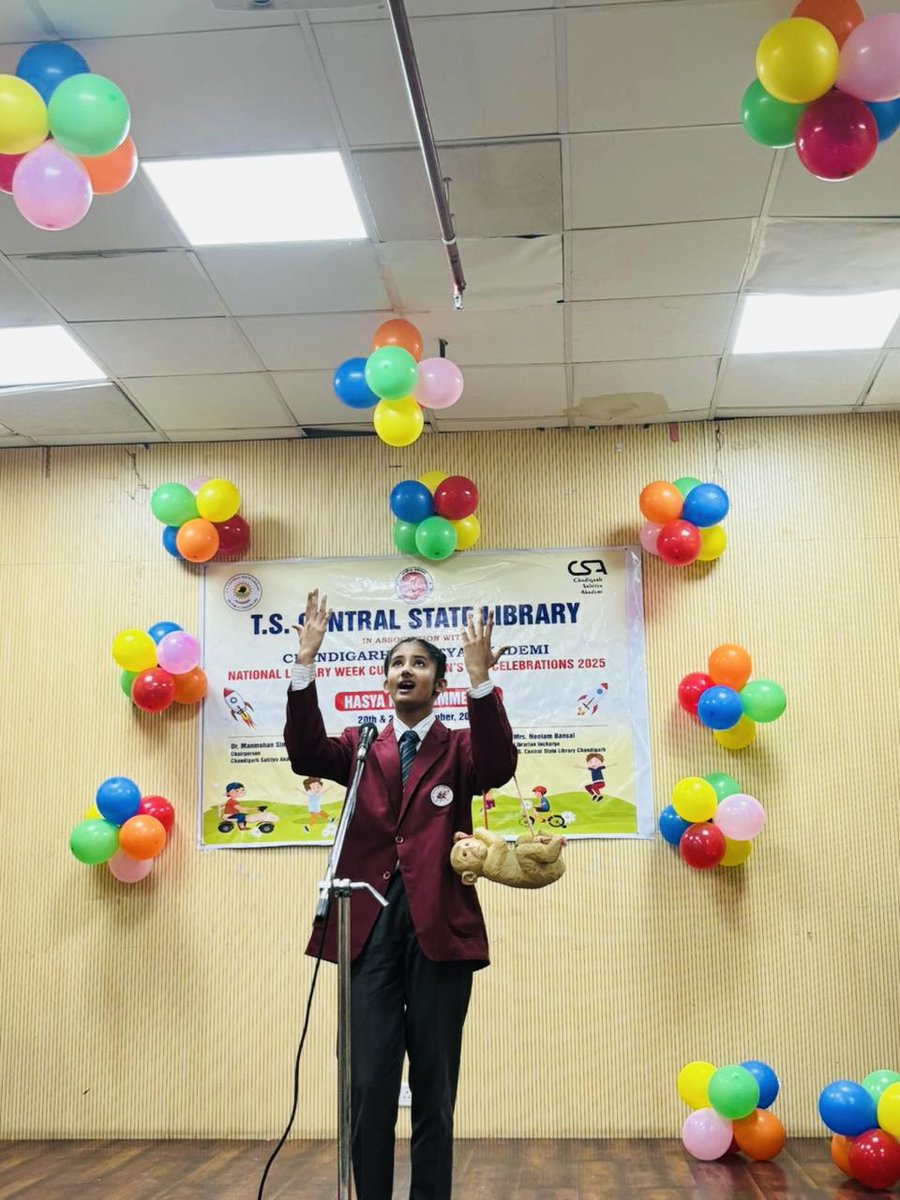 neeza_singh's tweet image. Organised ‘Hasya Kavi Sammelan’ competition for private school children on 20.11.2026
#NationalLibraryWeek2025
#ChildrensDay @IFLA @iflawlic @MinOfCultureGoI @EduMinOfIndia @RrrlfKolkata @NationalLib_GoI @gssjodhpur @mohitgupta1962 @SeemaRampersad