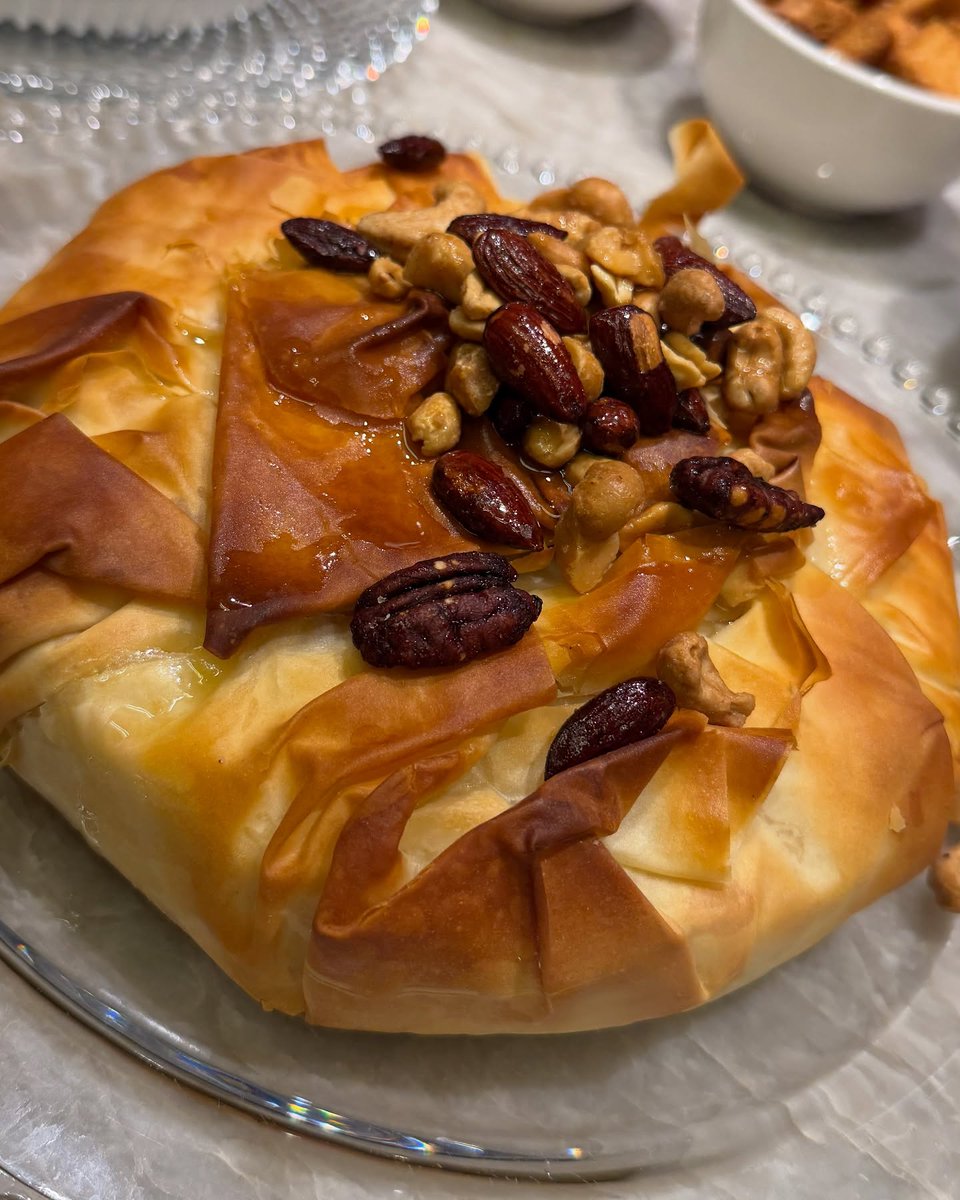 HanvxBoyd's tweet image. Women never forget to take photos, lol