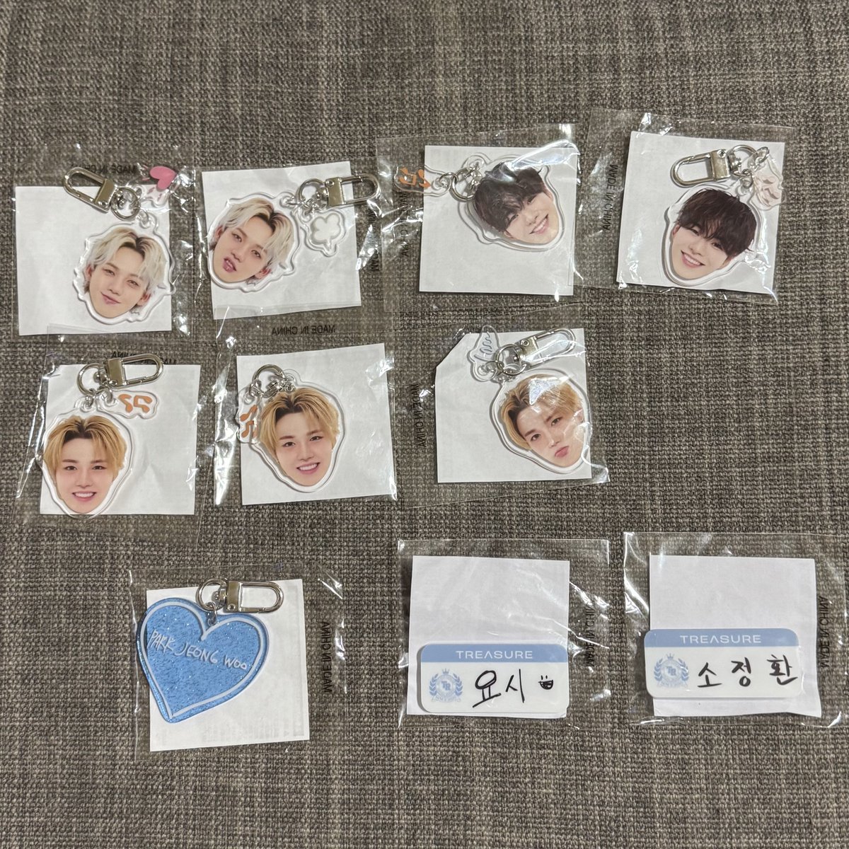 __k09_'s tweet photo. TREASURE カプセルトイ 顔アクキー 喜怒哀楽 交換

【譲】画像のもの

【求】アクキー
アサヒ(怒哀) ジュンギュ(楽) ジェヒョク(喜哀)
喜怒哀楽ならどれでも🙆‍♀️

トレカ
アサヒ ジュンギュ

2/11京セラ手渡し又は郵送での交換希望です。
買取も可
条件が合う方よろしくお願いします🙇🤍

#treasure交換 https://t.co/5bJ6xHbTDc