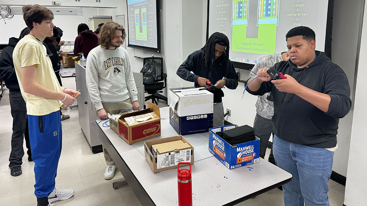 ECUCET's tweet image. Behind every internet connection and computer network are cables. Our IT Essentials students build their own in collaborative teams, strengthening their technical skills while gaining a deeper understanding of the inner workings of systems and networks. ⤵️ cet.ecu.edu/techsystems/