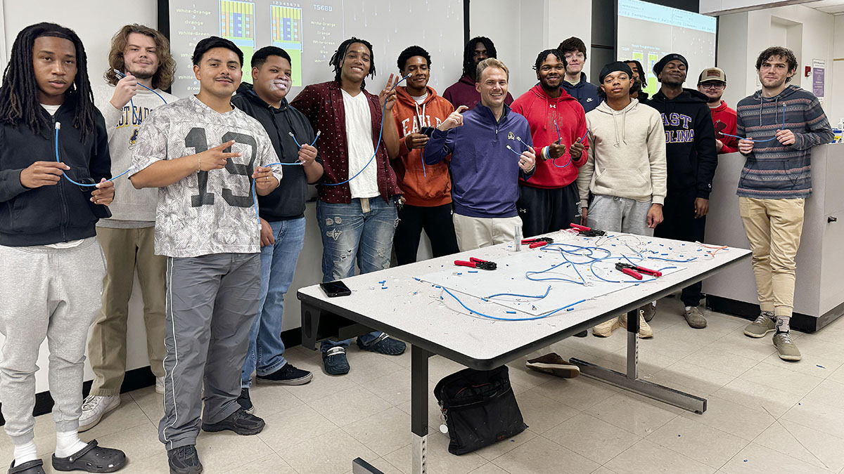 ECUCET's tweet image. Behind every internet connection and computer network are cables. Our IT Essentials students build their own in collaborative teams, strengthening their technical skills while gaining a deeper understanding of the inner workings of systems and networks. ⤵️ cet.ecu.edu/techsystems/