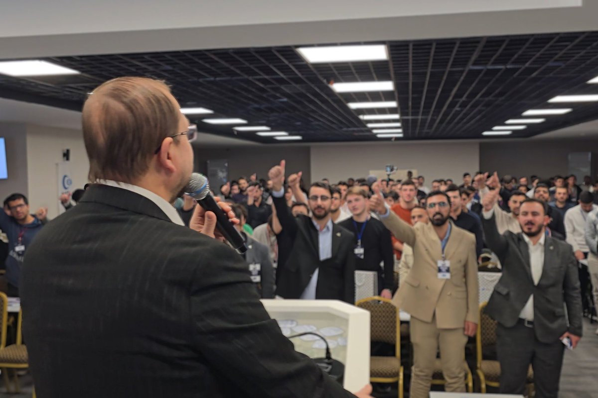 Alanya Üniversite Komisyonu olarak Genel Merkezimizde icra edilen Okul Başkanları Kampına katılım sağladık. 

📌Okul Başkanları Kampı
📍Ankara