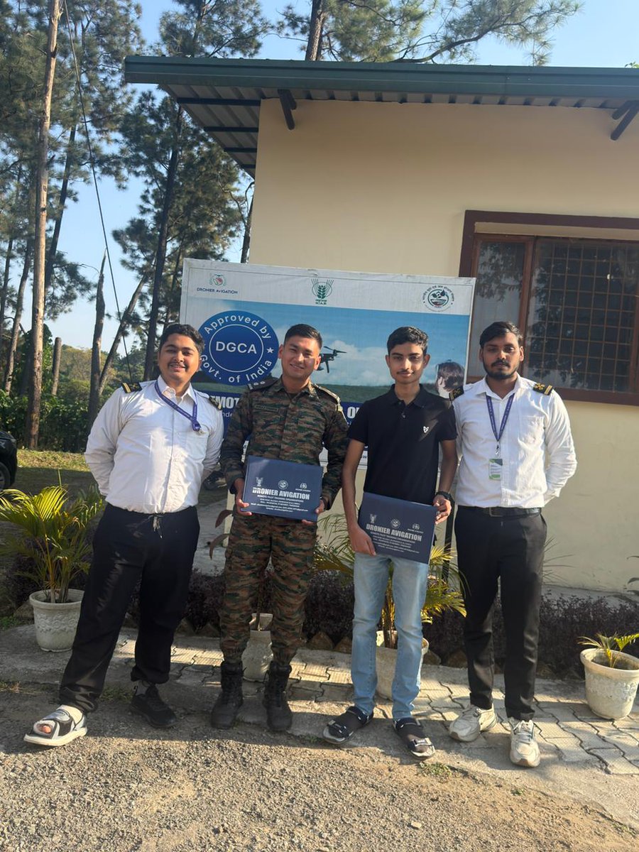 DronierAVIGATIO's tweet photo. Big Win for Indian Aviation! 🇮🇳
​Dronier Avigation ICAR-IISWC, Dehradun, celebrate the graduation of their latest Remote Pilots
​Congrats to the Defence member and the passionate drone enthusiast for earning wings
Contact us at dronieravigation@gmail.com  or call at 9818098766 https://t.co/bMK0PY5Ia4