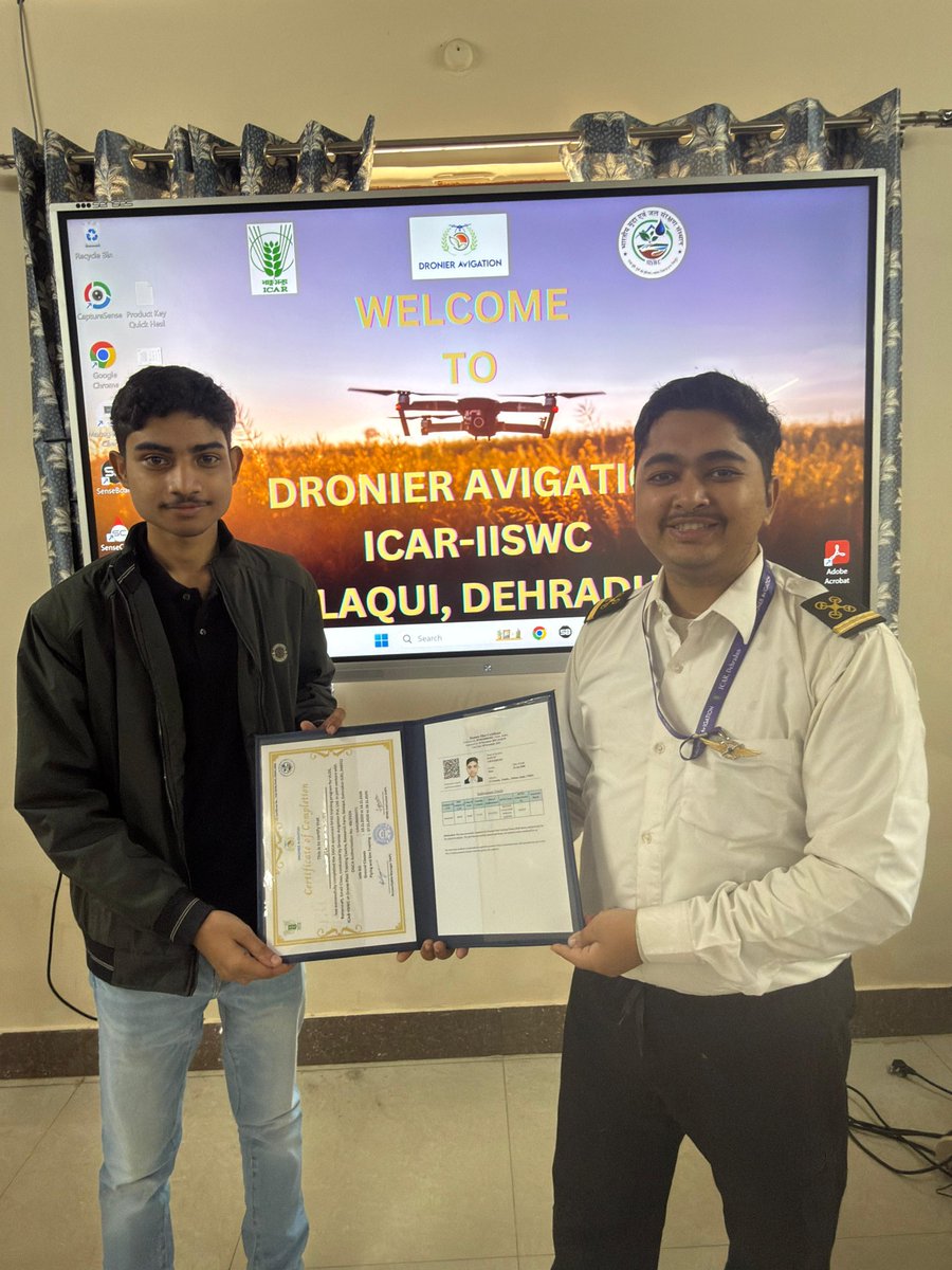 DronierAVIGATIO's tweet photo. Big Win for Indian Aviation! 🇮🇳
​Dronier Avigation ICAR-IISWC, Dehradun, celebrate the graduation of their latest Remote Pilots
​Congrats to the Defence member and the passionate drone enthusiast for earning wings
Contact us at dronieravigation@gmail.com  or call at 9818098766 https://t.co/bMK0PY5Ia4