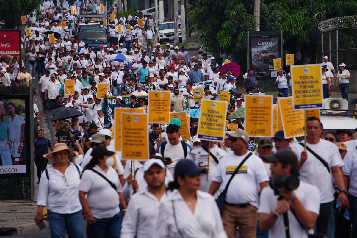 UnidadSindical_'s tweet image. La Unidad sindical Salvadoreña a demostrado capacidad para realizar propuestas concretas que beneficien a miles de trabajadores de las distintas áreas de trabajo 

¡UNA CLASE TRABAJADORA LUCHADORA SIEMPRE PERMANECERÁ!