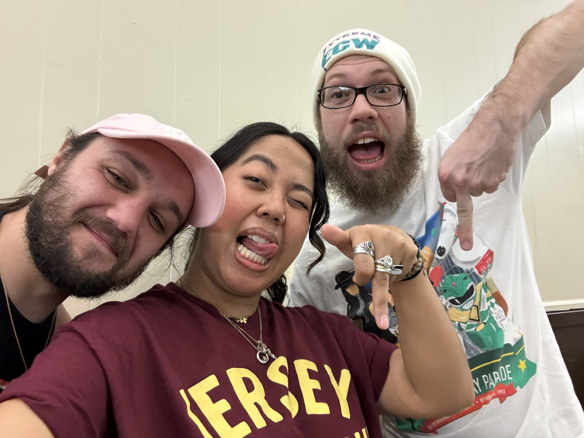 paulaamarieee's tweet image. pre-birthday festivities were pretty awesome, surrounded by my people. 

gotta get better at taking pictures tho. 😅