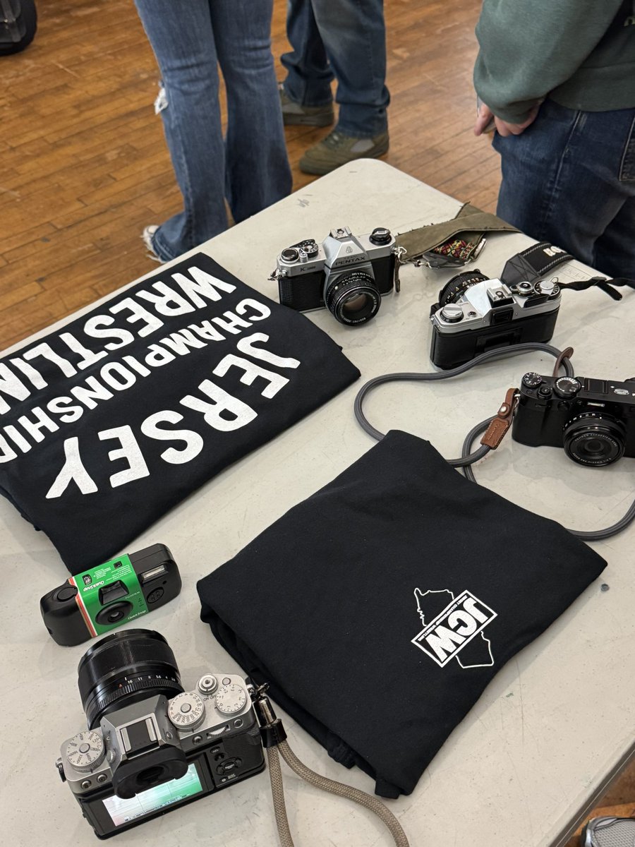 paulaamarieee's tweet image. pre-birthday festivities were pretty awesome, surrounded by my people. 

gotta get better at taking pictures tho. 😅