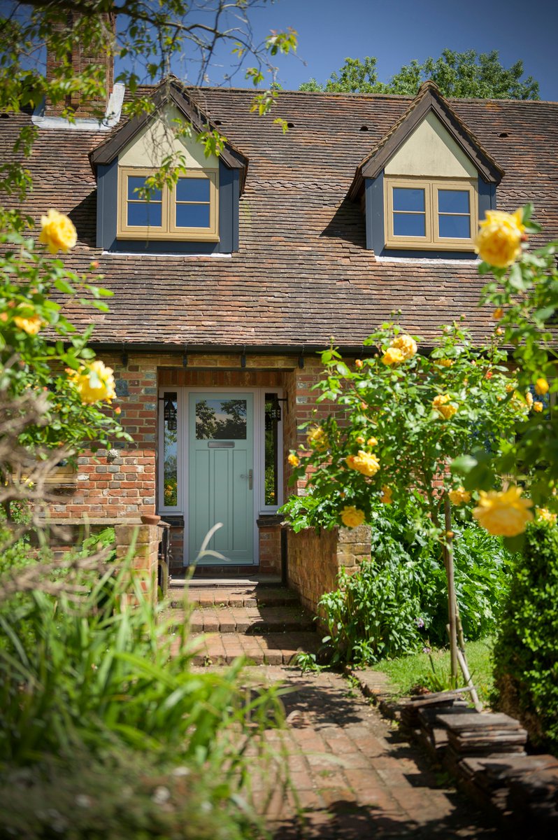 Our Residence Open-In Door with Smart Security combines the classic look of The Residence Collection with a robust open-in specification, integrating smart sensor technology and connected hardware options without compromise

eu1.hubs.ly/H0pXbV50