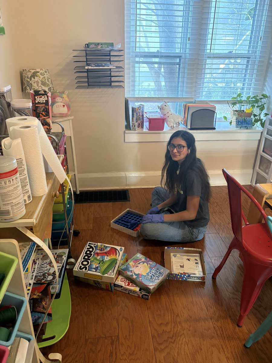 cmsbizteach15's tweet image. Grateful for my DECA members giving up their first day of Thanksgiving break to make a difference at a local nonprofit agency. #AlwaysMyBest #CommunityFirst @DrJohnAsh @CMSAPNichols