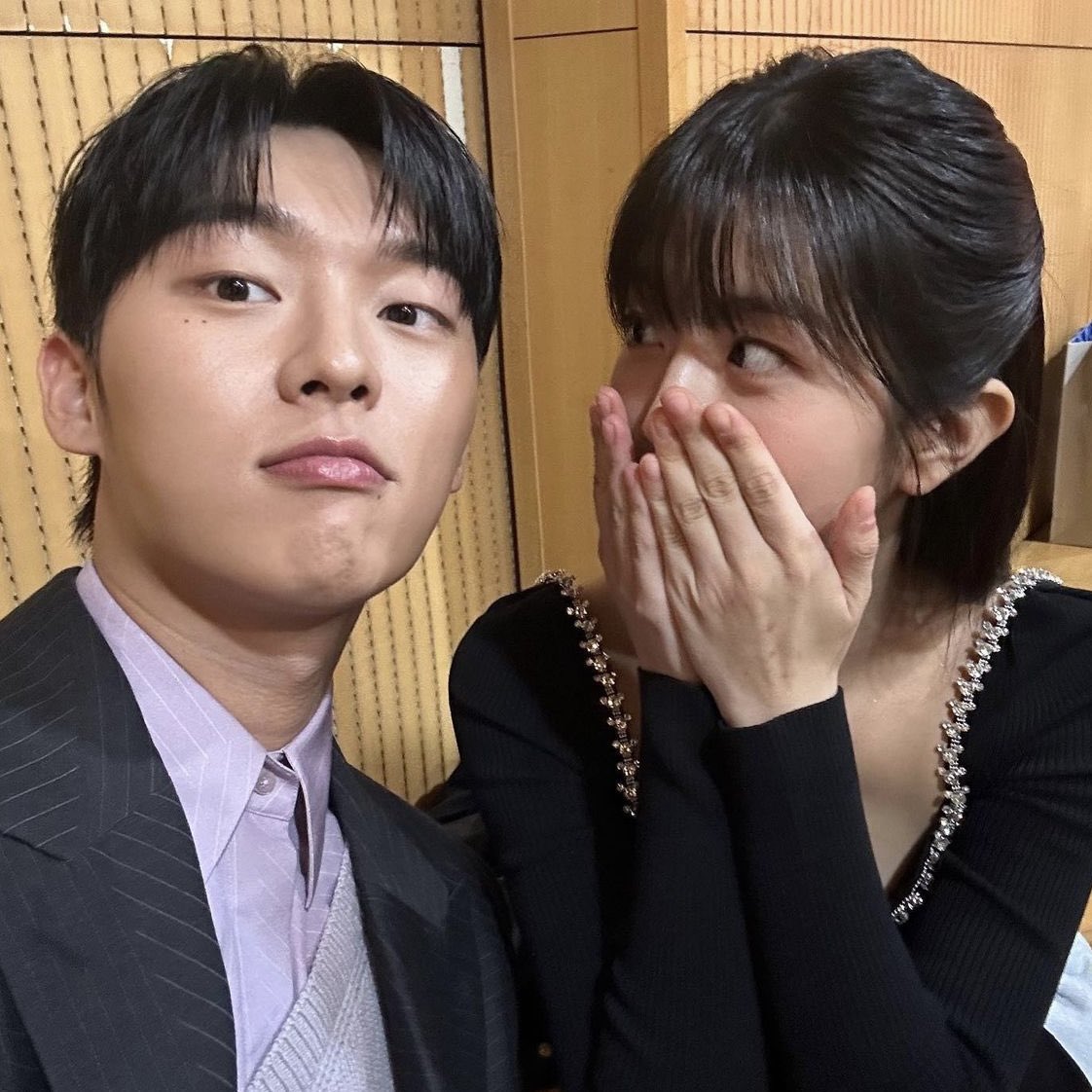 blikdr's tweet photo. 그래서 이찬청아를 온 마음을 다해 사랑했음
극 중에서는 95년도 커플이었지만
현실은 젠지 느좋 셀카 퍼부어주던 현욱은수🫶 https://t.co/UB09vtmJ8C