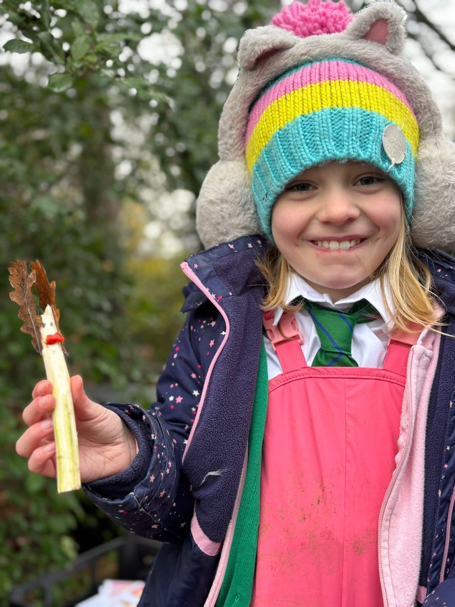 LEOforestschool's tweet image. ✨ Year 3 @HurstParkSchool had a magical time at Forest School today — learning to whittle safely with potato peelers and creating their own festive characters! 🎄
❄️✨#ForestSchool #Year3 #CreativeLearning #ChristmasCrafts